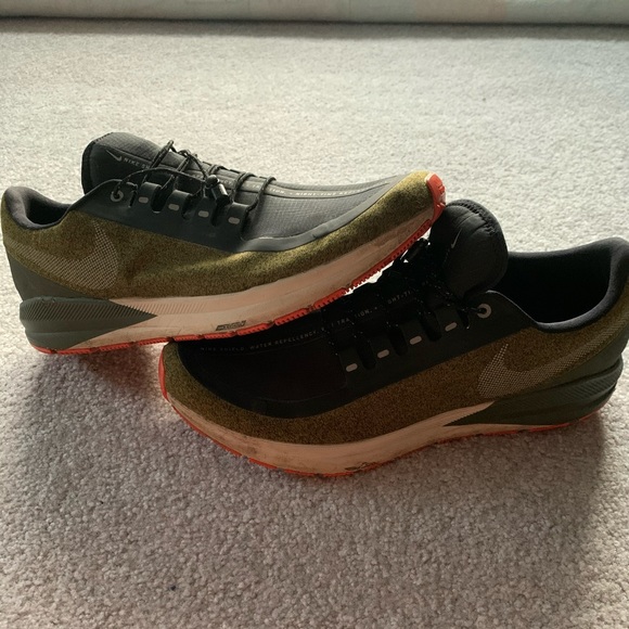 nike air zoom structure 22 rn shield